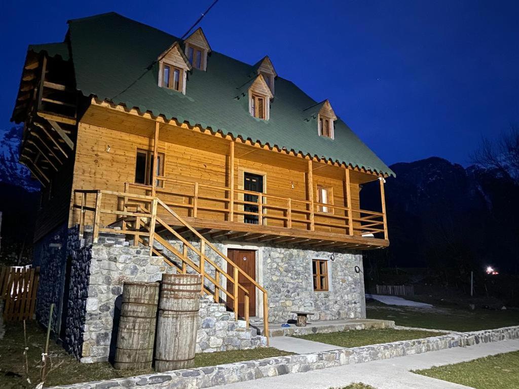 Hotel Bujtina Vellezerit Grrela Theth Zewnętrze zdjęcie